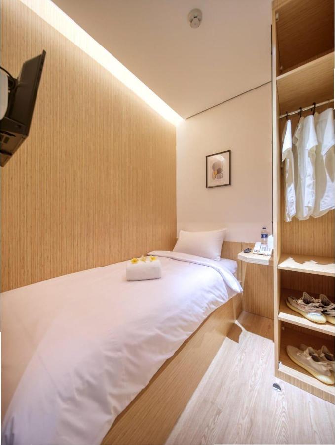 Hotel Cool Living Jakarta Exterior foto