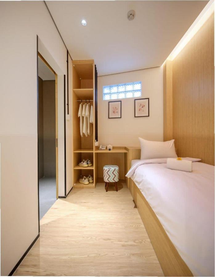 Hotel Cool Living Jakarta Exterior foto